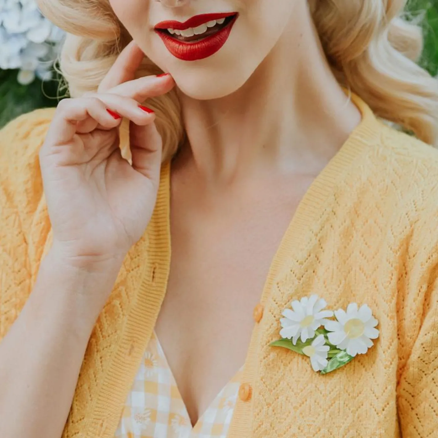 Erstwilder Country Chamomile Brooch^ Brooches