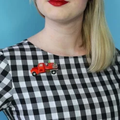Erstwilder County Fair Chariot Brooch^ Brooches
