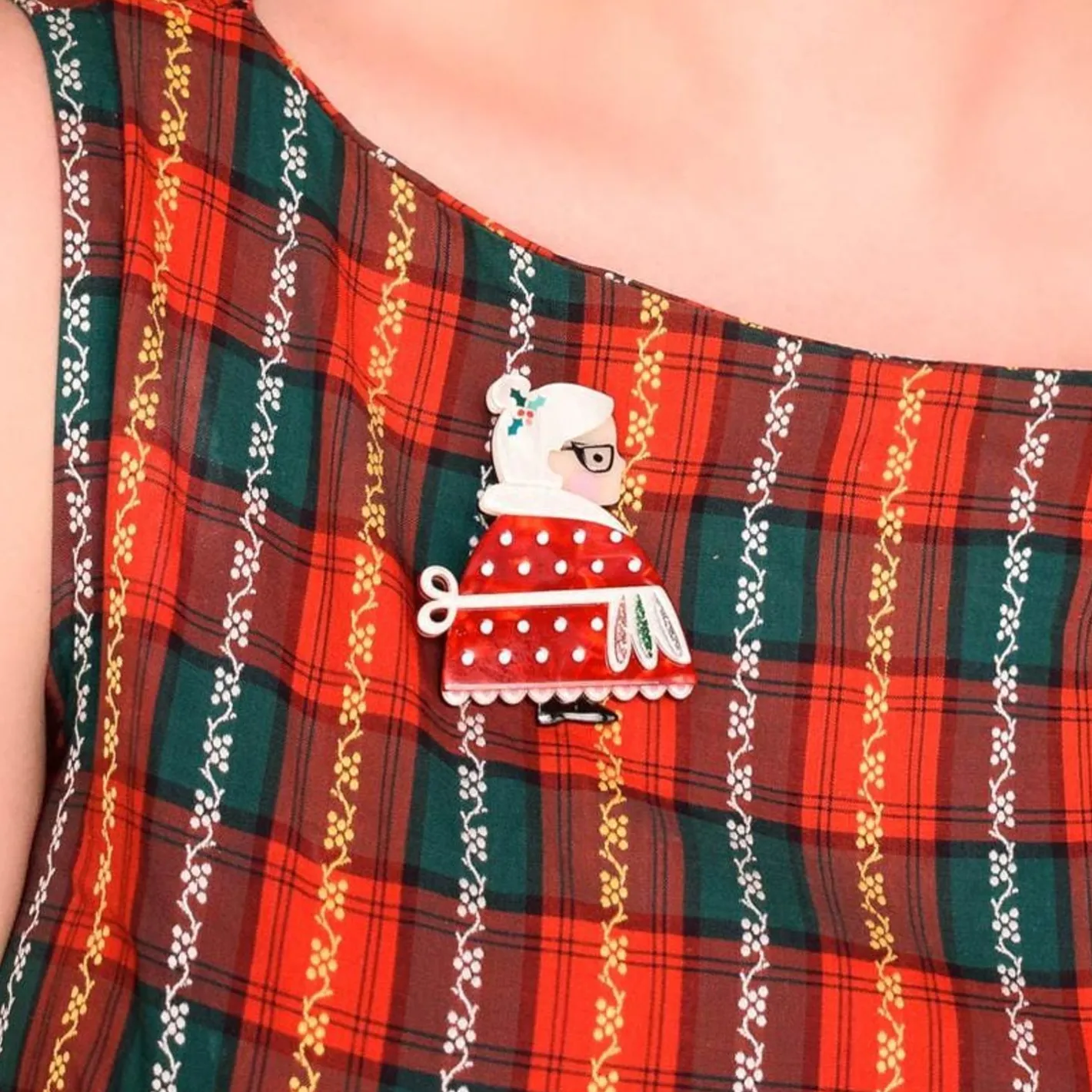 Erstwilder Mrs. Clause Brooch^ Brooches