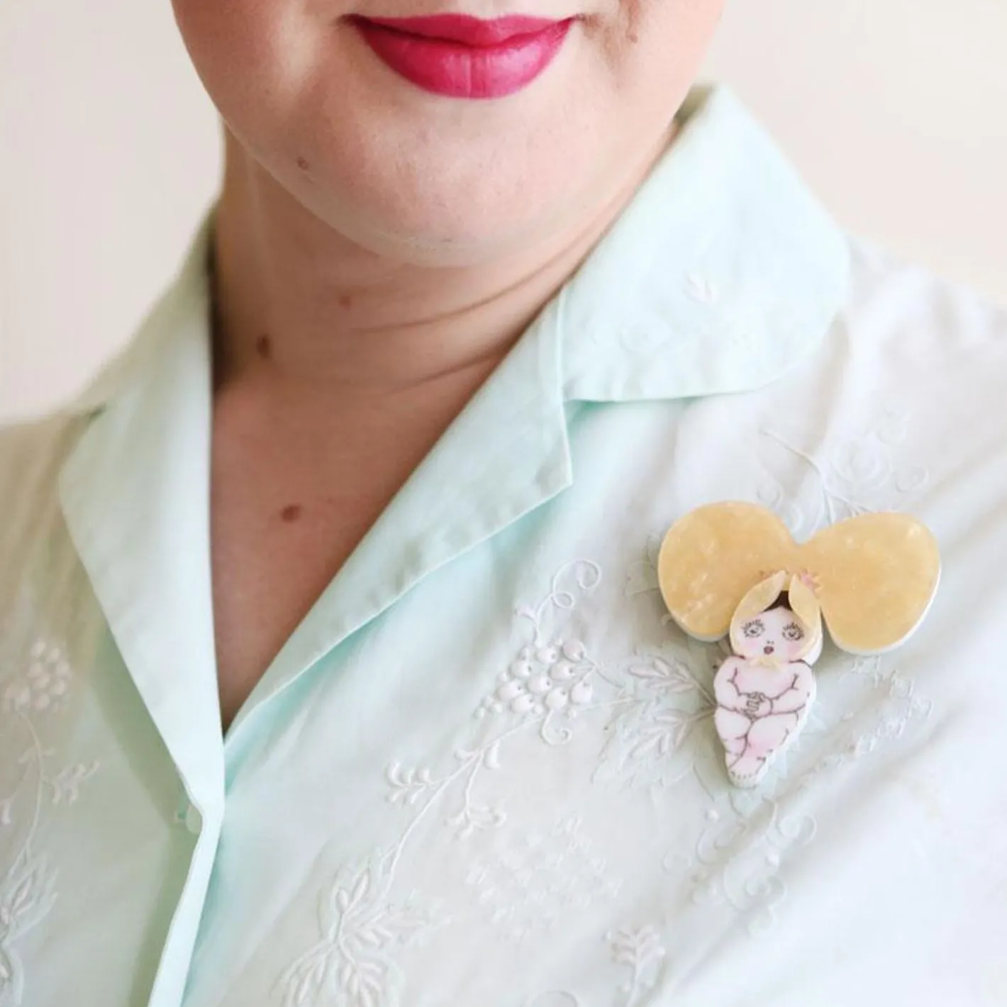 Erstwilder Peababy Brooch^ Brooches