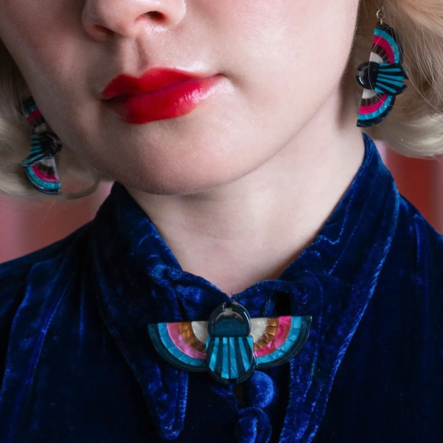 Erstwilder Regal Intrigue Brooch^ Brooches