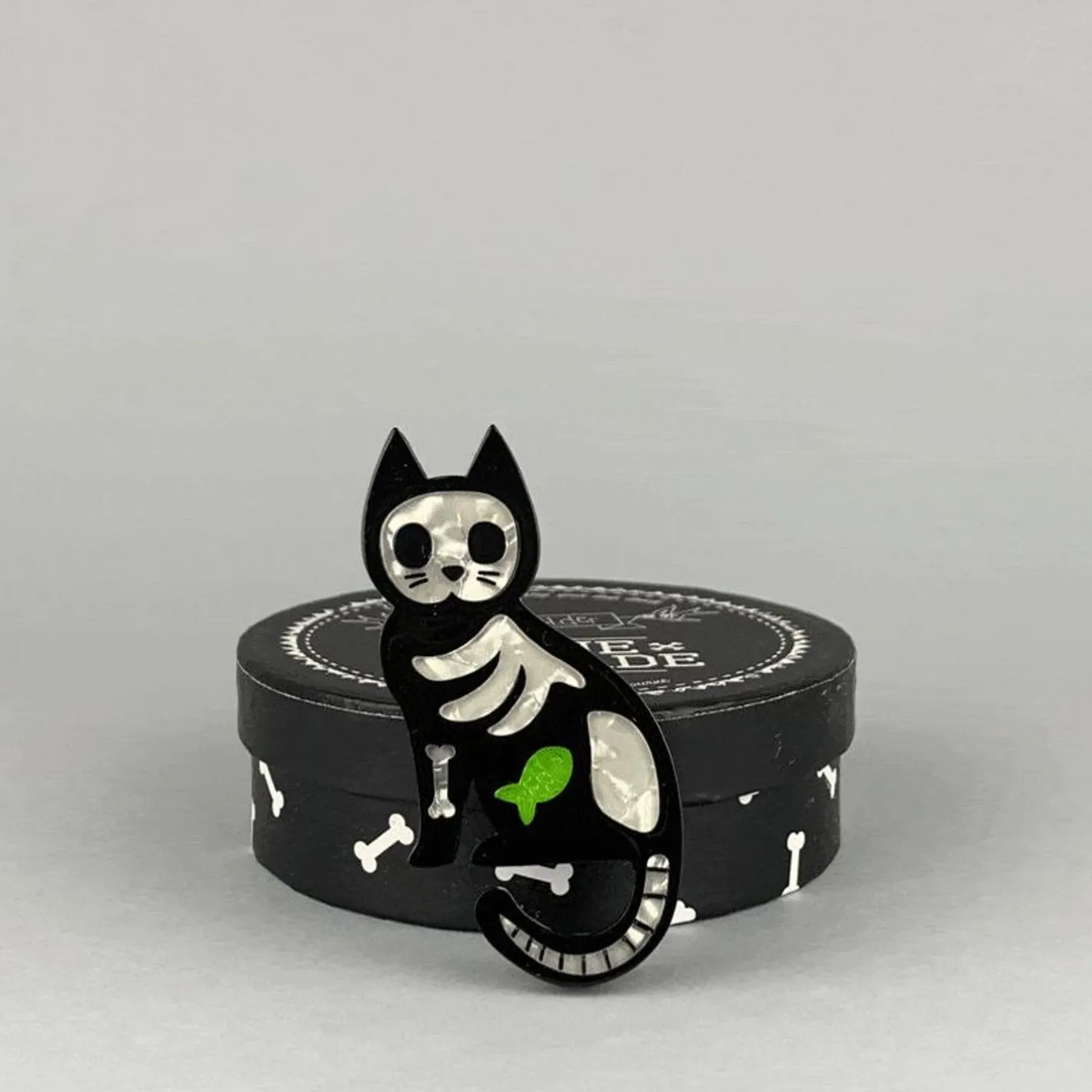Erstwilder Tabby Tombstone Brooch^ Brooches
